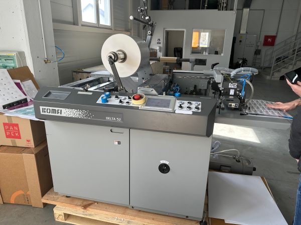 Komfi Delta 52